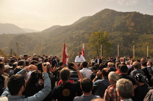 Gürcistan Devlet Başkanı Mikheil Saakaşvili Macahel'de